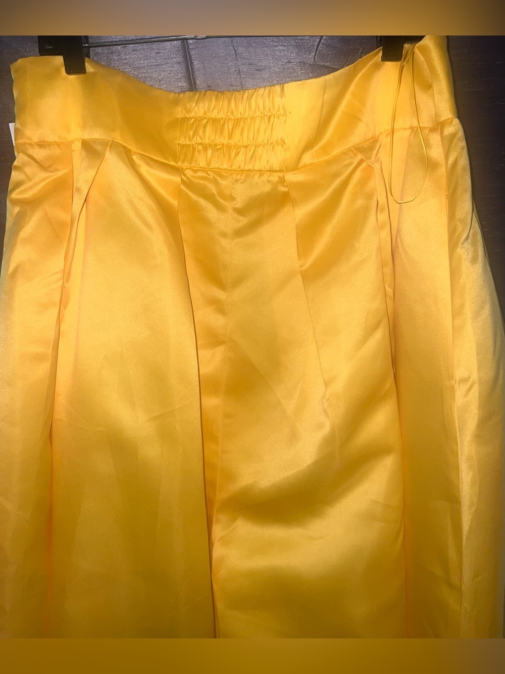 NWT AKIRA Blooming Yellow Satin Wide Leg Pleated Trouser Pants Plus Size 1 - Picture 10 of 10